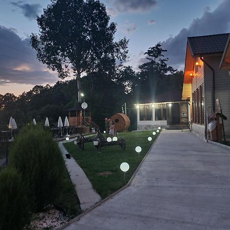 La Maria Si Ioana Curtea de Argeş Exterior foto
