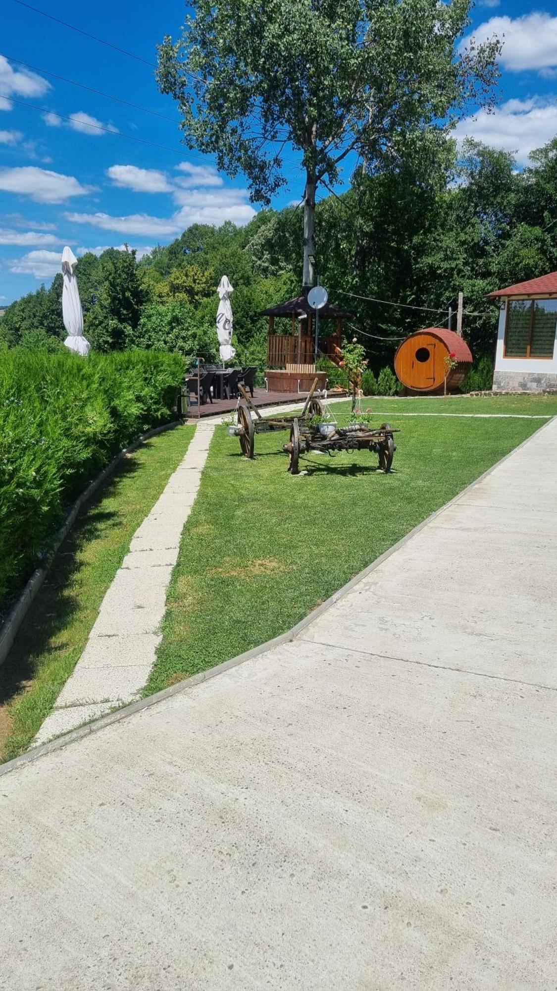 La Maria Si Ioana Curtea de Argeş Exterior foto