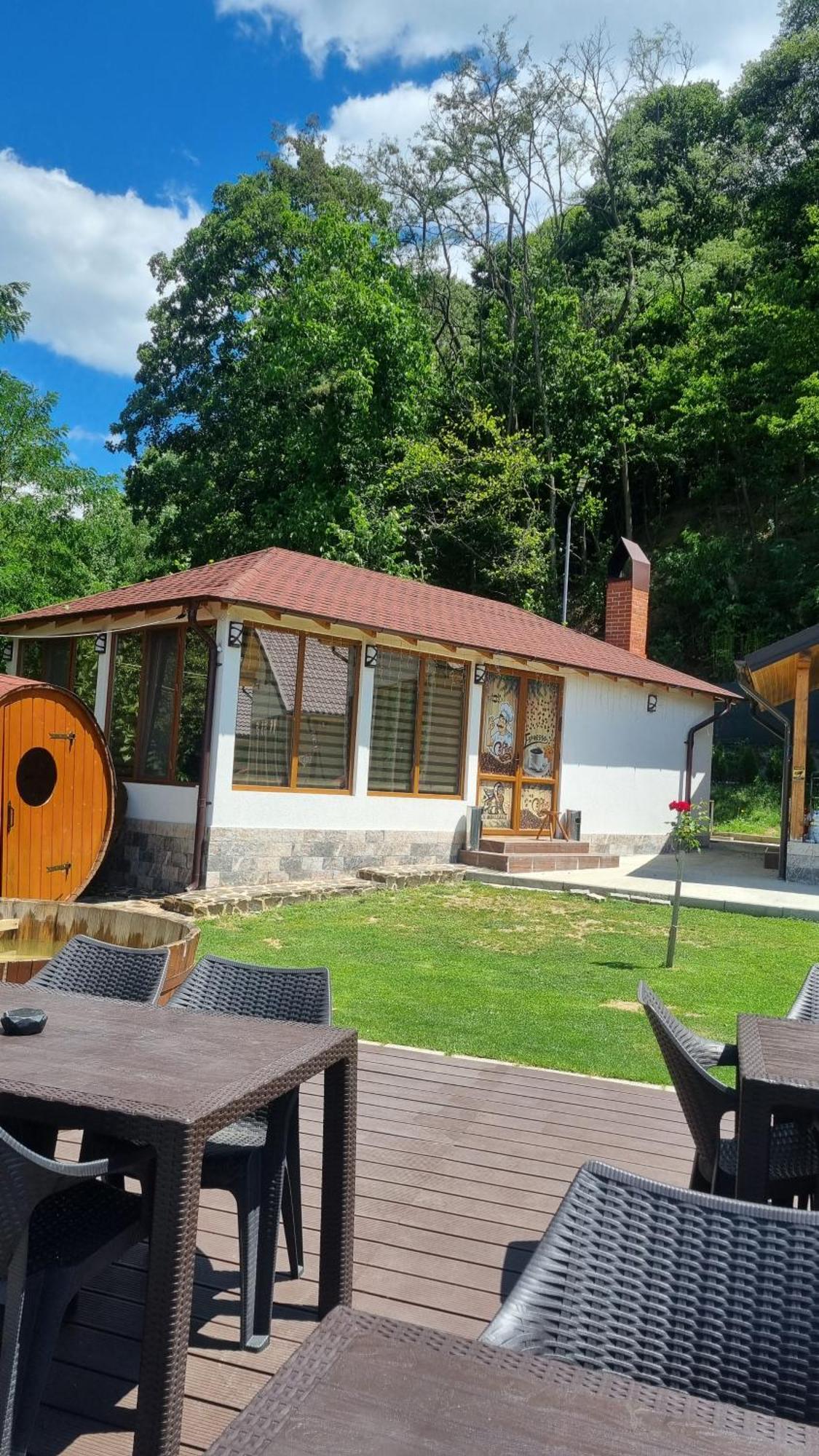 La Maria Si Ioana Curtea de Argeş Exterior foto